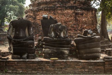 Wat Mahathat Buda heykelleri