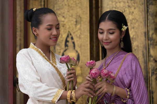 Mulheres Tailandesas Vestindo Trajes Tradicionais Herança Período Ayutthaya — Fotografia de Stock