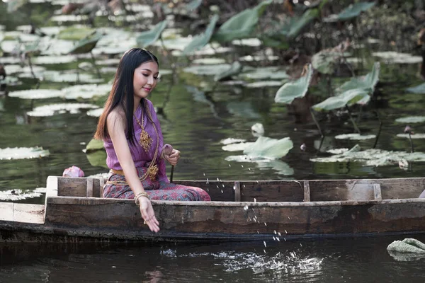 Mulheres Tailandesas Vestindo Trajes Tradicionais Herança Período Ayutthaya — Fotografia de Stock