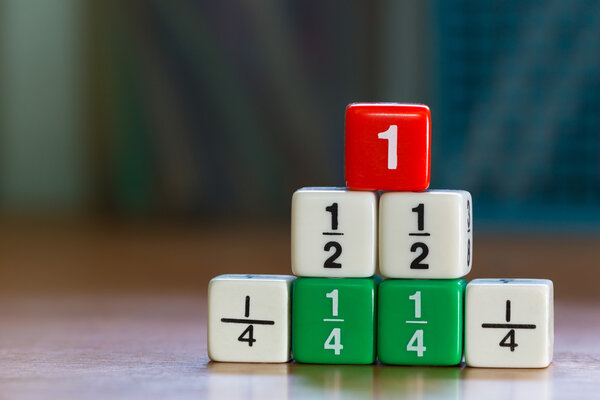 Упакованные кубики дробей
