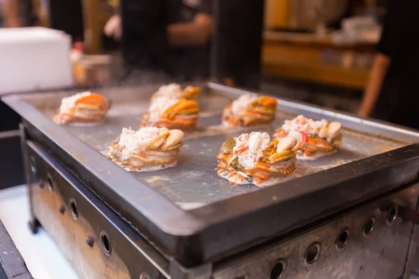 Pişmiş tarak ve yengeç bit