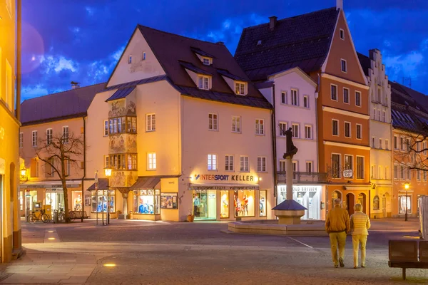 Fussen Γερμανία Απριλίου 2015 Καταστήματα Και Εστιατόρια Ανοίγουν Αργά Βράδυ — Φωτογραφία Αρχείου