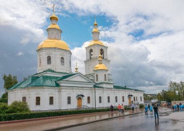 Diveyevo kırsalındaki Meryem 'in Doğumu Kilisesi, Nizhny Novgorod Oblastı. Seraphim-Diveyevo Manastırı, Rusya 'nın en büyük manastırlarından biridir.