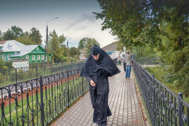 Kutsal Trinity-Saint Seraphim-Diveyevo Manastırı, Diveyevo kırsal bölgesi, Nizhny Novgorod Oblastı 'ndaki kutsal oluk. Rusya 'da ziyaret edilen en büyük manastırlardan biri.