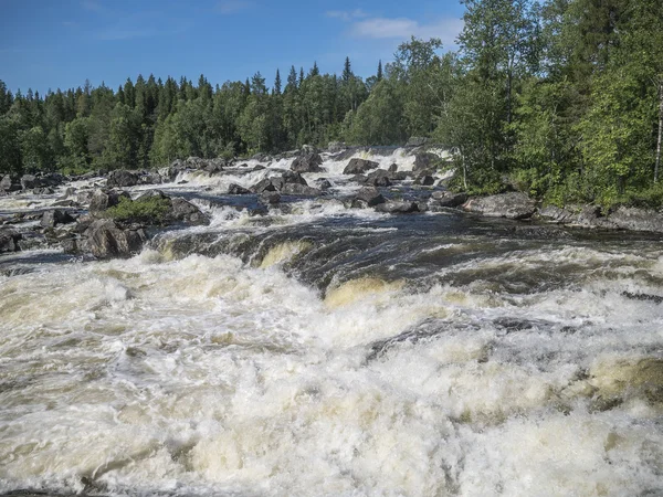 Vattenfall Kivakkakoski i Paanajärvi nationalpark — Stockfoto
