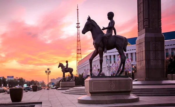 Almatı, Kazakistan. Cumhuriyet Meydanı.