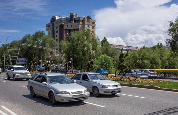 Allee al Farabi in Almaty. — Stockfoto