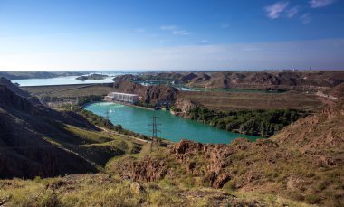 Ili Nehri üzerinde Kapchagai rezervuar.