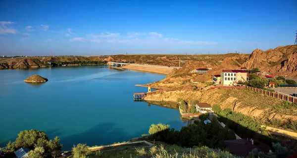 Ili Nehri üzerinde Kapchagai rezervuar.