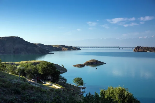 Ili Nehri üzerinde Kapchagai rezervuar.