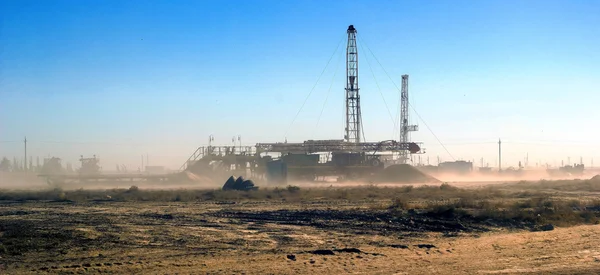 Bir kum fırtınası içinde sondaj.