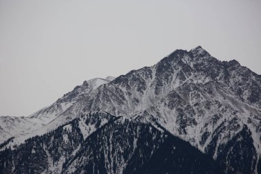 Dağ tepeleri, Zailiyskiy Alatau, Almaty Şehri.