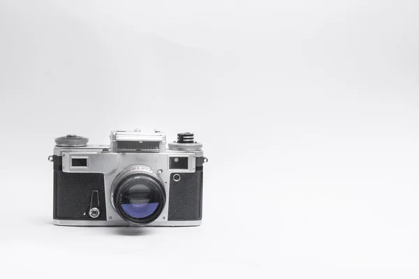 Gammal kamera på en vit bakgrund — Stockfoto