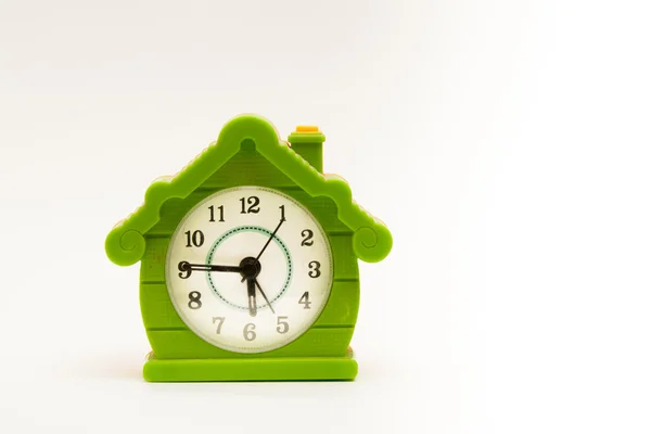 Beyaz arkaplanda alarm saati