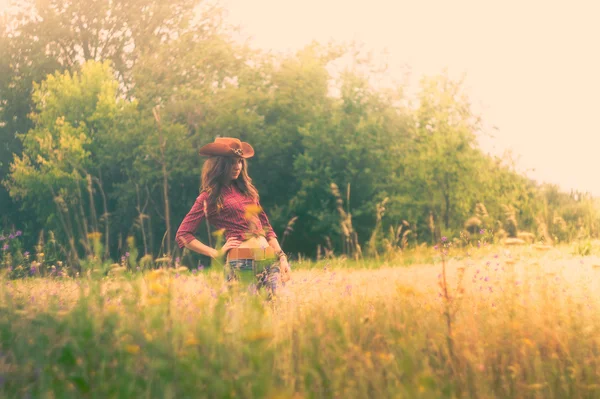 Fille à l'image d'un cow-boy — Photo