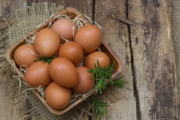 Huevos Tazón Sobre Fondo Madera — Foto de Stock