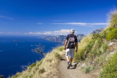 Sentiero degli Dei - Tanrıların Yolu, Amalfi Sahili boyunca Agerola 'dan Nocelle' e yürüyüş yolu, Campania, İtalya