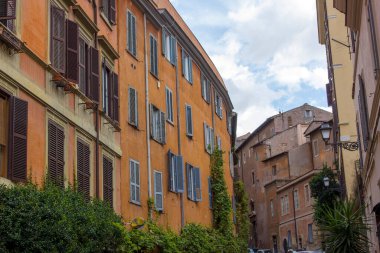 Roma 'daki tipik eski evler, Roma caddesi, İtalya