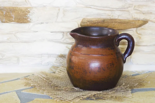 陶壶，旧的陶瓷花瓶 — 图库照片