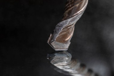 Beton ya da taş delmek için matkap ucu. Metal iş endüstrisi.