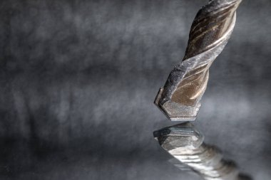Beton ya da taş delmek için matkap ucu. Metal iş endüstrisi.