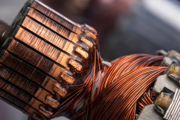 Elektrikli motorun bakır değiştirici çubuğu. Elektrikli motor rotoru.