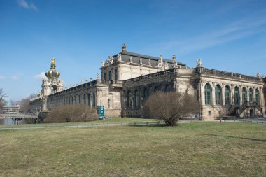 Dresden, Almanya - 25 Nisan 2018 Zwinger Sarayı ve Dresden Sanat Müzesi,