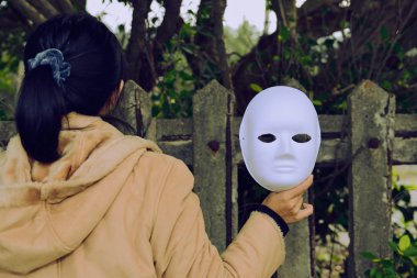 Herkesin burada bir maske var mı? Elbette