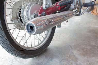 motosiklet egzoz boruları