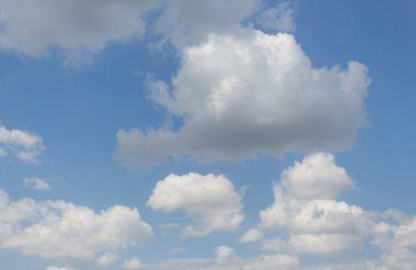 gökyüzü kaplı raincloud olduğunu