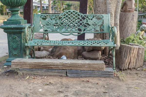 Sedie in giardino — Foto Stock