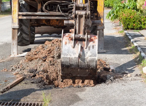 Tamir boru su ve kanalizasyon yolda çalışma Ekskavatör