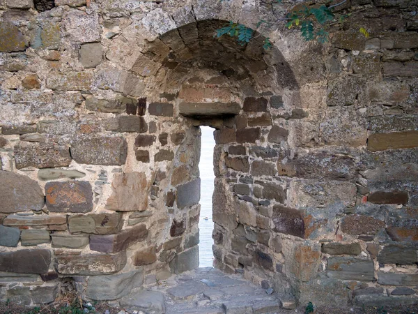 Kryphålet Fästningsväggen Genoese Fästning Staden Sudak Krim — Stockfoto