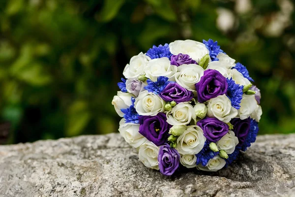 Krásné svatební kytice nevěsty — Stock fotografie