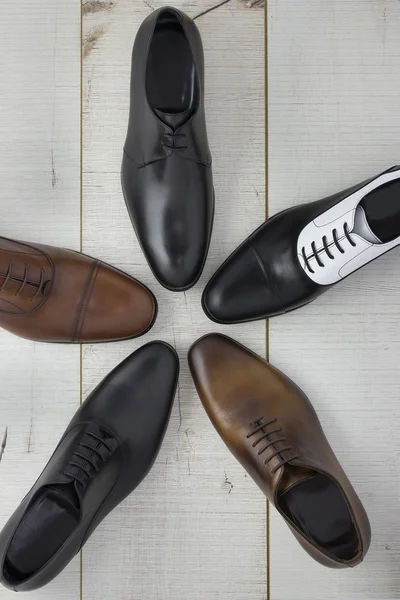 Ποικιλία από παπούτσια για τους άνδρες — Φωτογραφία Αρχείου