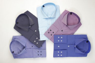 Klasik erkek gömlek ayarla