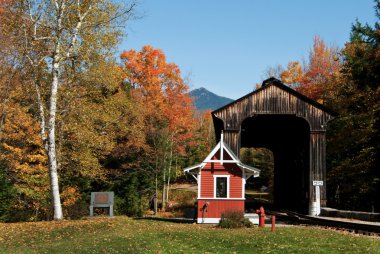 New Hampshire beyaz dağlarda kapalı köprü