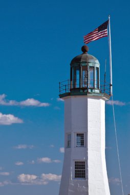 Scituate deniz feneri Massachusetts üzerinde Amerikan bayrağı sallayarak
