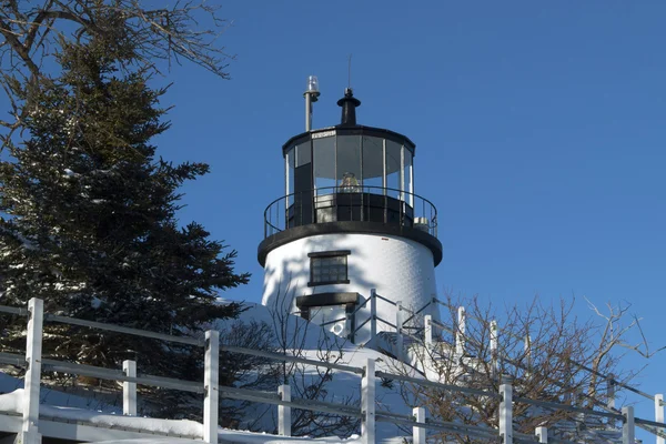 Phare historique de Owls Head après les chutes de neige hivernales — Photo