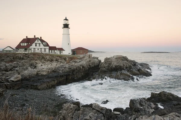 Gyllene ljus på Portland Lighthouse i Maine — Stockfoto