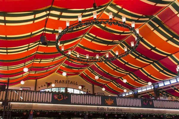 Marstall çadırına Oktoberfest Münih, Almanya, 2015