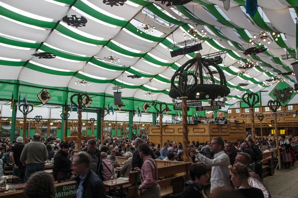 Armbrustschuetzenzelt no Oktoberfest em Munique, Alemanha, 2015 — Fotografia de Stock