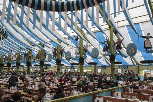 Ochsenbraterei çadırına Oktoberfest Münih, Almanya, 2015