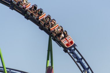 Roller coaster binmek Oktoberfest, Münih, Almanya, 2015