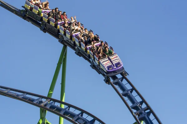 Roller coaster binmek Oktoberfest, Münih, Almanya, 2015