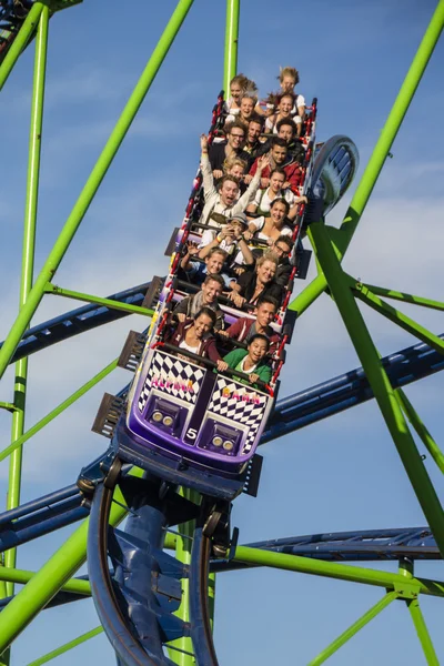 Jeździć roller coaster na Oktoberfest w Monachium, Niemcy, 2015 — Zdjęcie stockowe