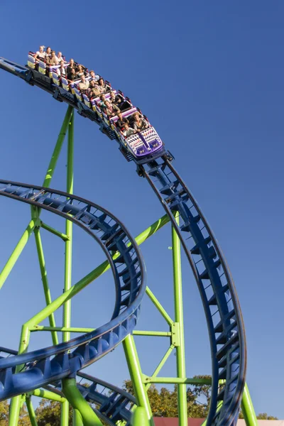 Jeździć roller coaster na Oktoberfest w Monachium, Niemcy, 2015 — Zdjęcie stockowe