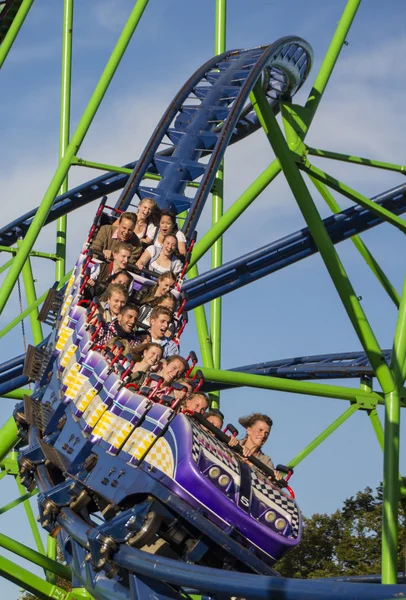 Jeździć roller coaster na Oktoberfest w Monachium, Niemcy, 2015 — Zdjęcie stockowe