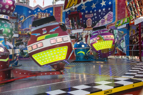 Break dansçı atlıkarınca Oktoberfest, Münih, Almanya, 2015