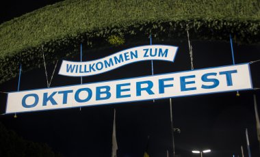 Oktoberfest Fuar Münih, Almanya, 2015 için ana giriş kapısı